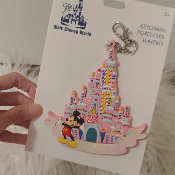 💖FIRM! NWT DISNEY PARKS WDW 50TH ANNIVERSARY VAULT COLLECTION BIRTHDAY CAKE 25T - Picture 10 of 10